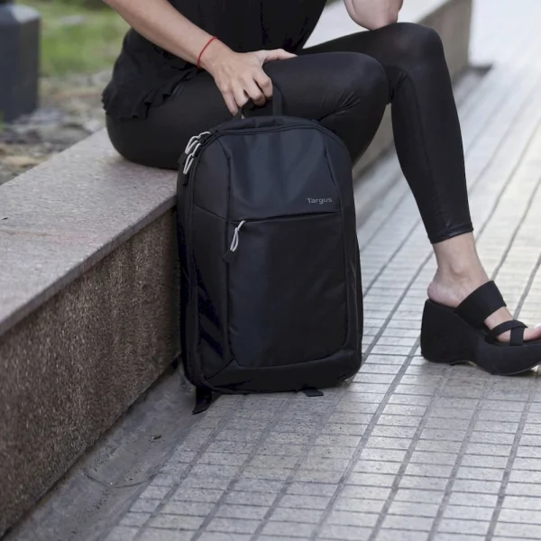 Mochila targus intellect essentials 15.6