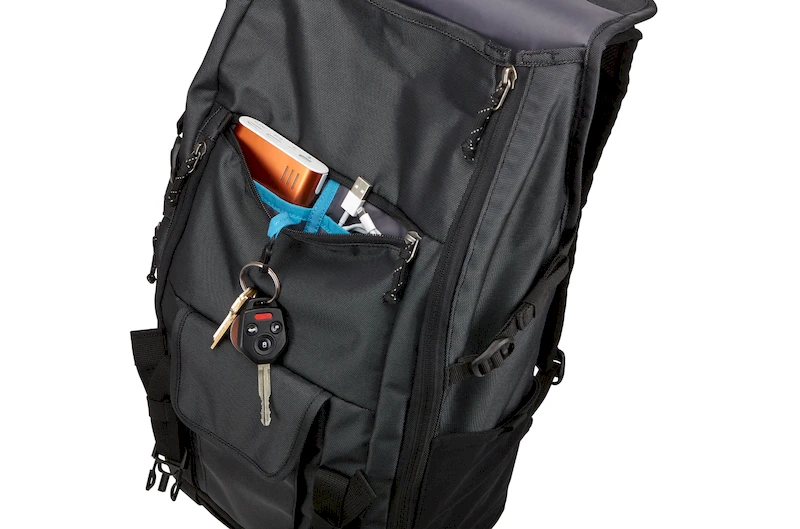 Mochila Thule Subterra DS 25L interior con objetos organizados