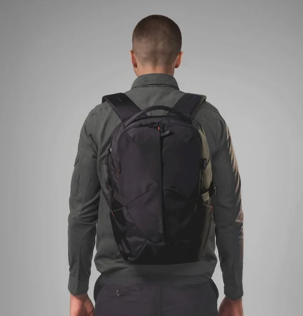 Targus terra 23l lifestyle